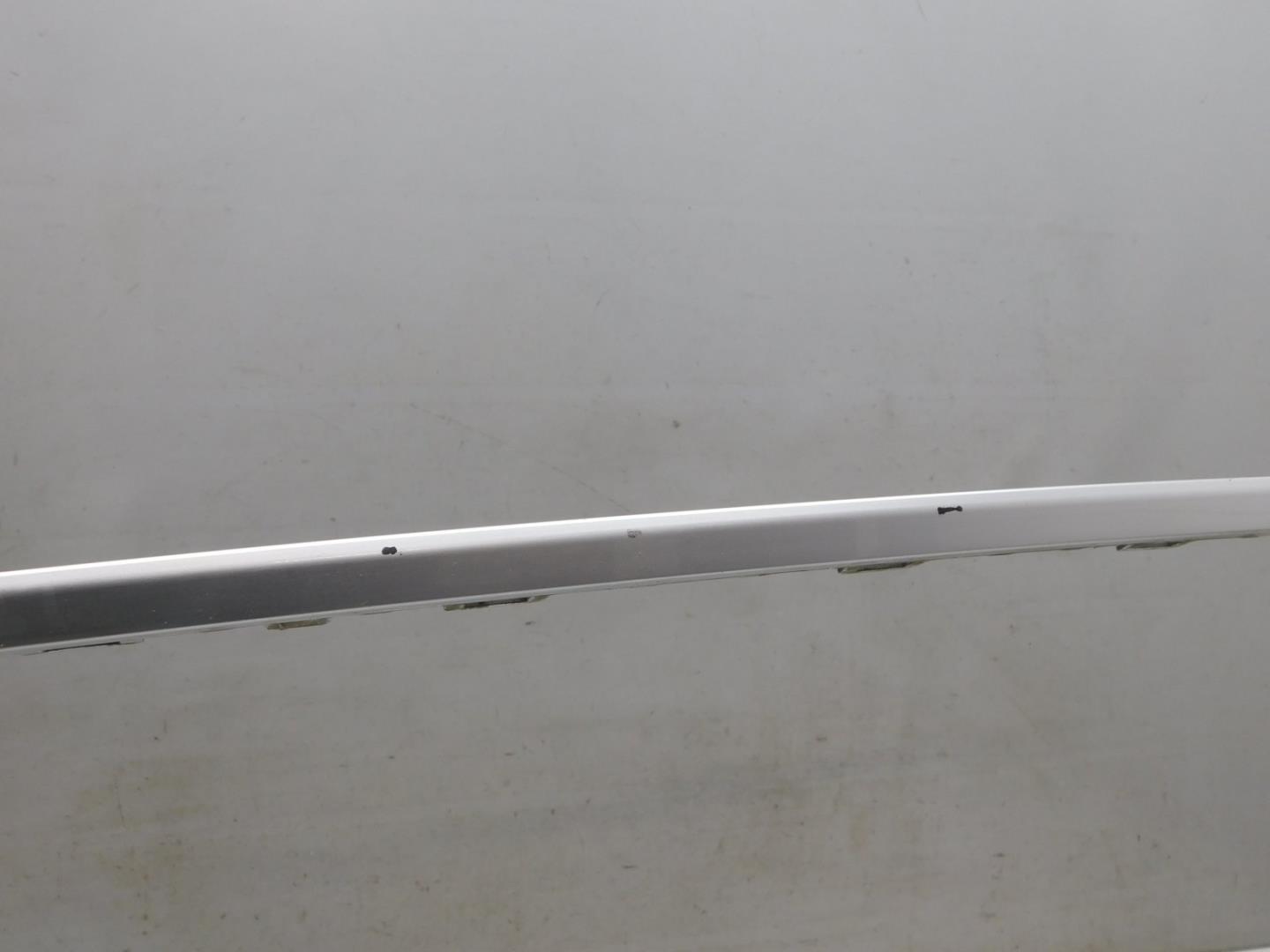 Молдинг заднего бампера