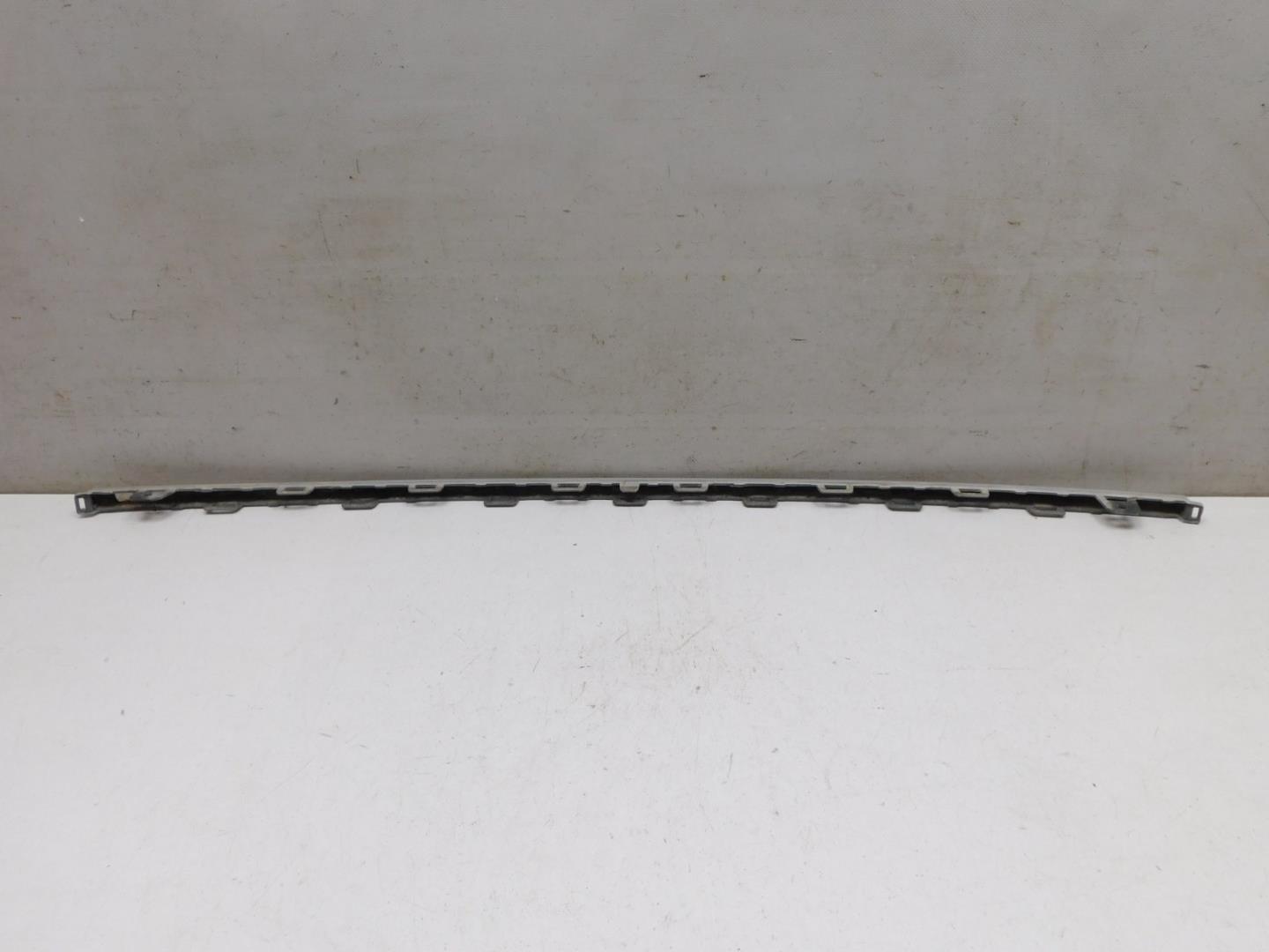 Молдинг заднего бампера