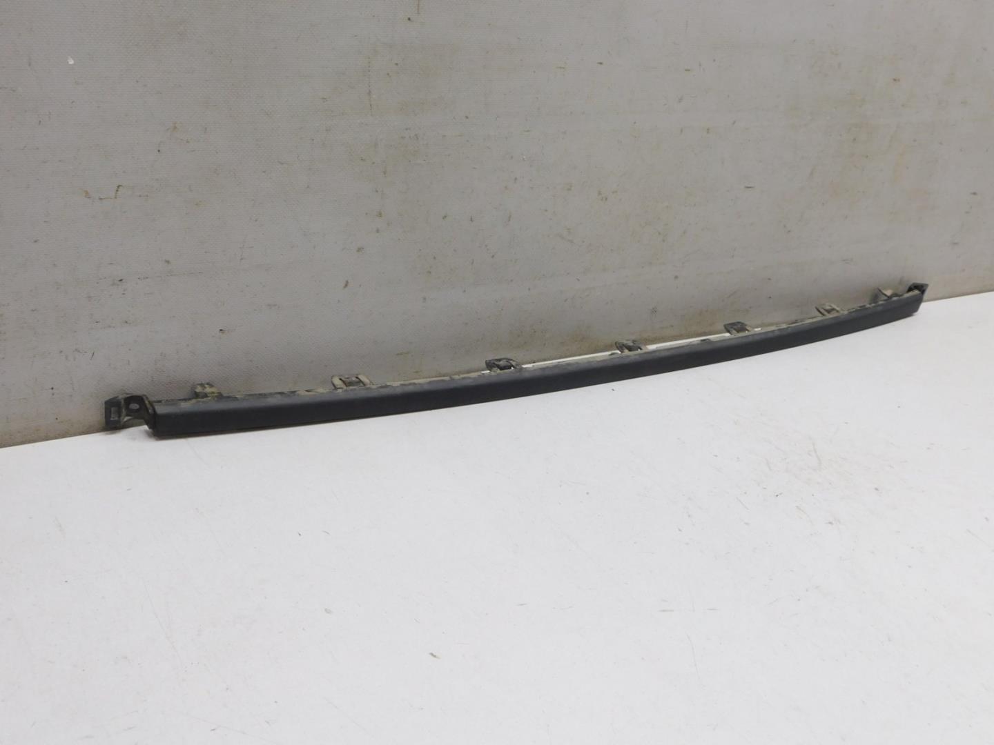 Молдинг заднего бампера