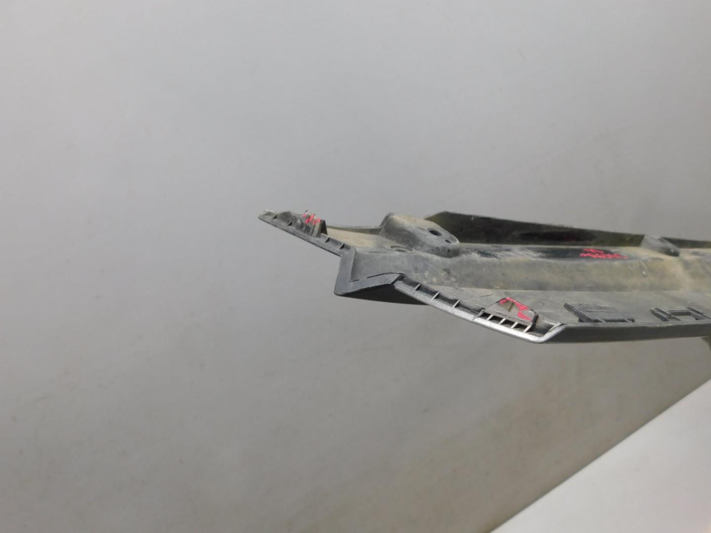 Накладка переднего бампера