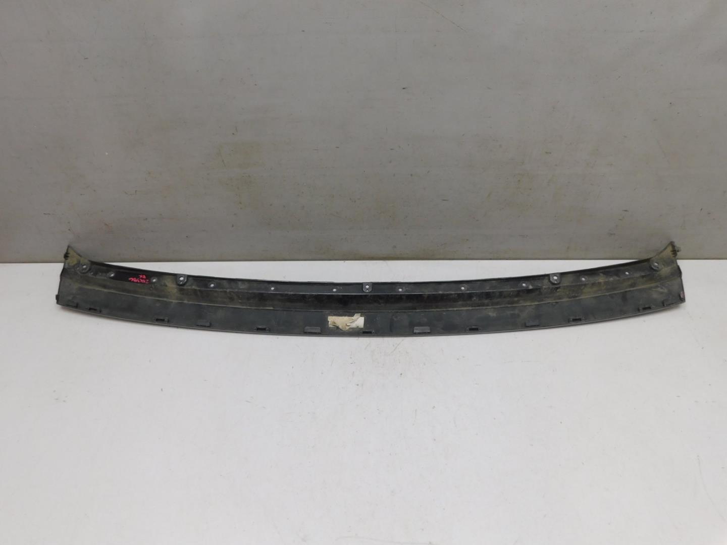 Накладка переднего бампера