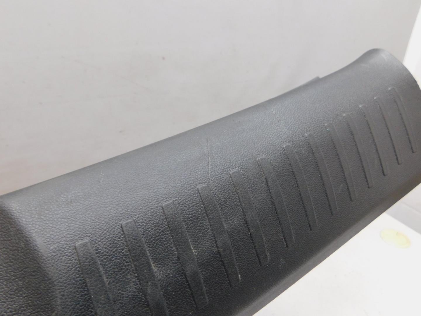 Обшивка багажника