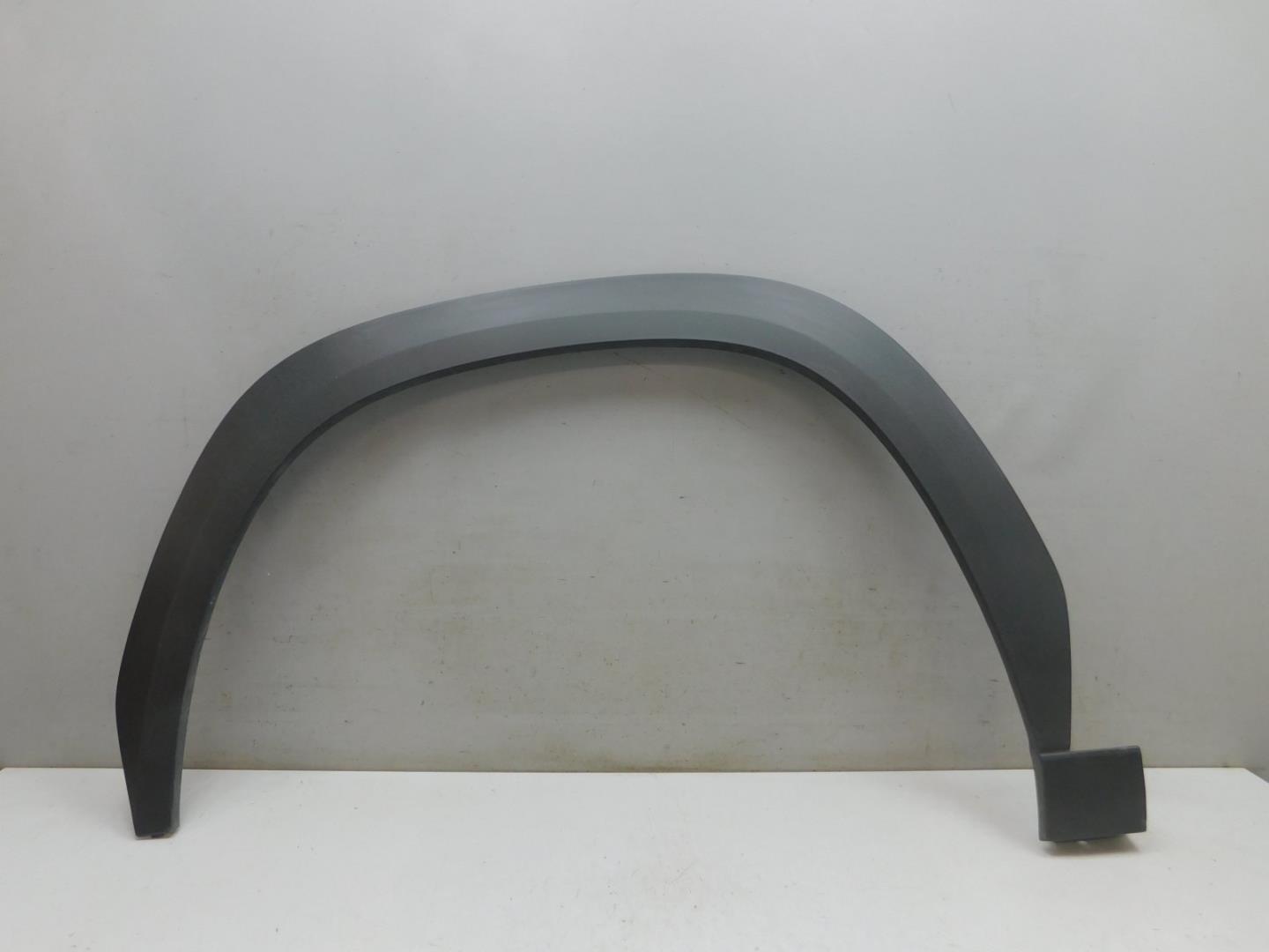 Накладка крыла переднего левого