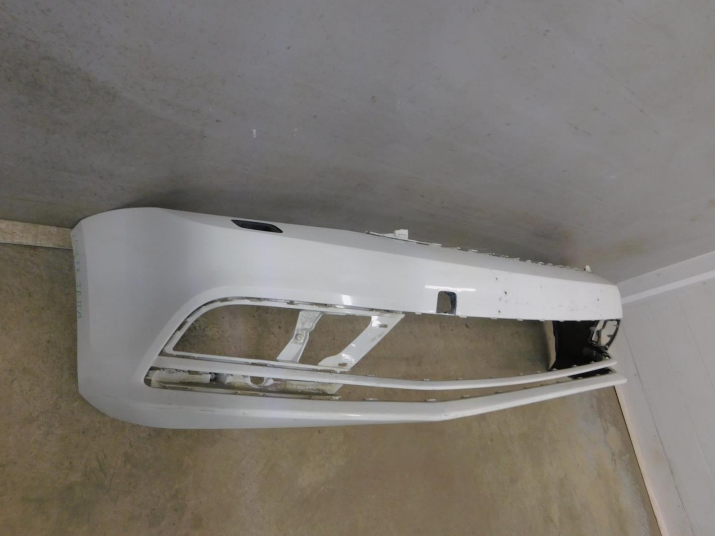 Бампер передний