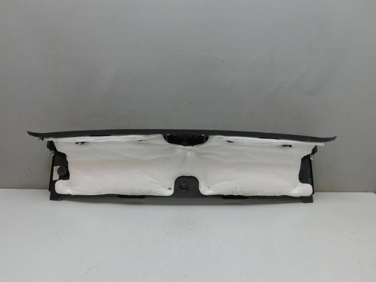 Обшивка багажника