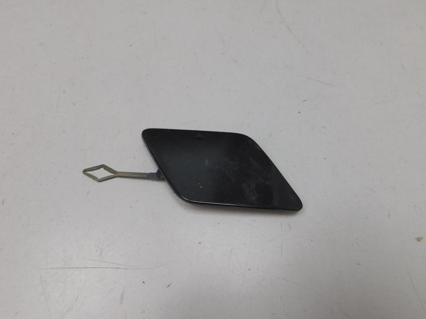 Заглушка буксировочного крюка