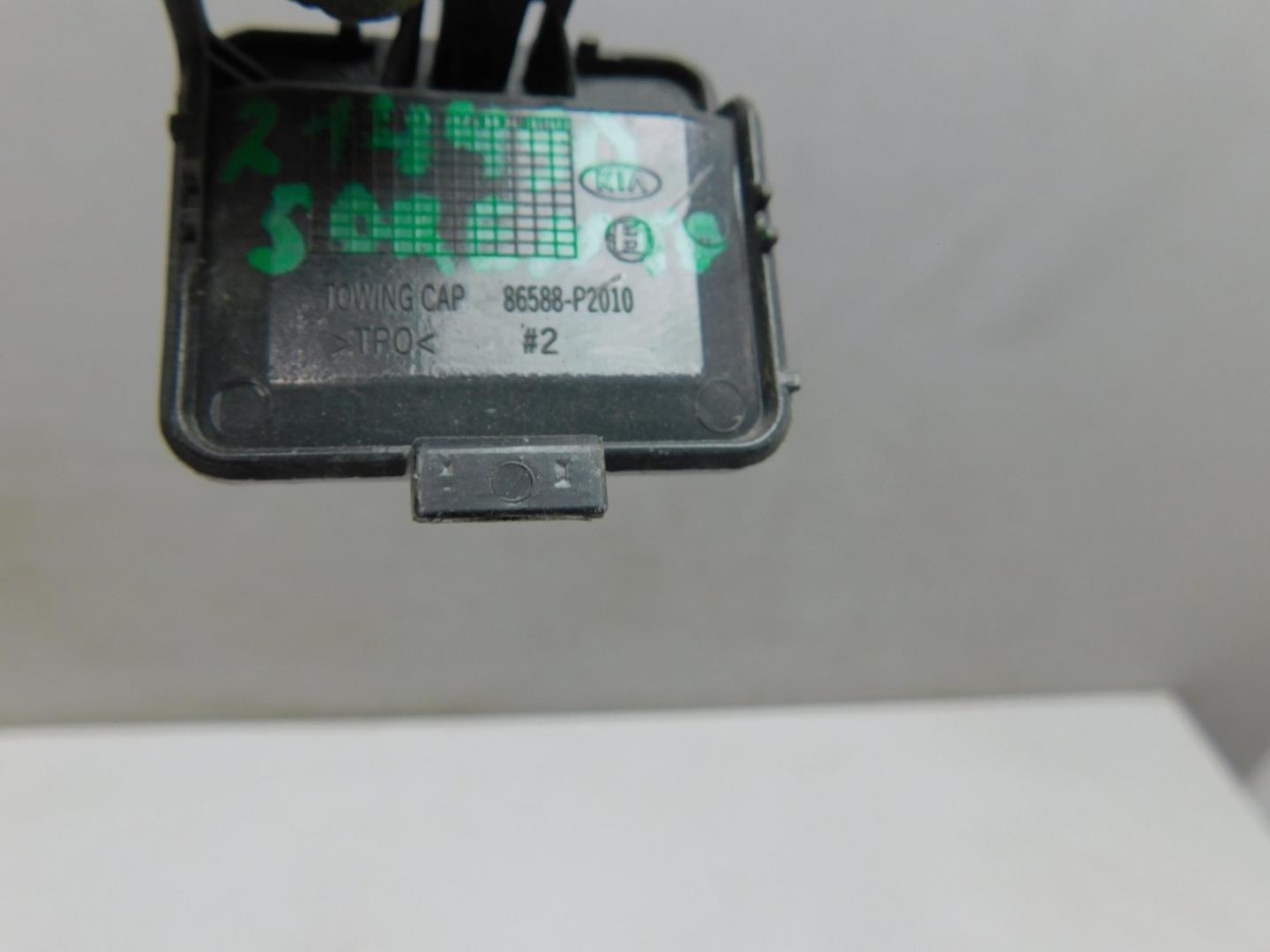 Заглушка буксировочного крюка