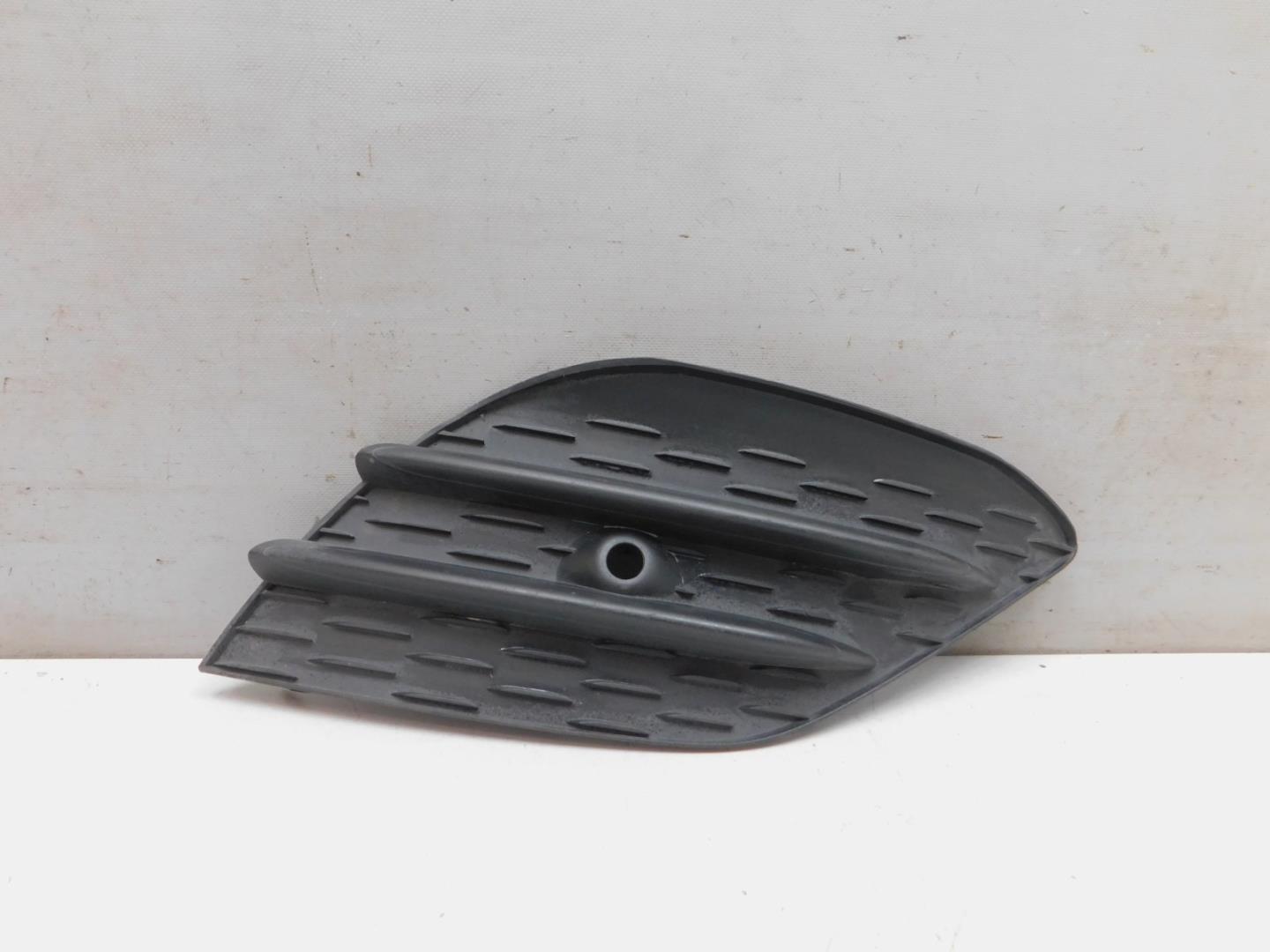 Решетка в бампер правая