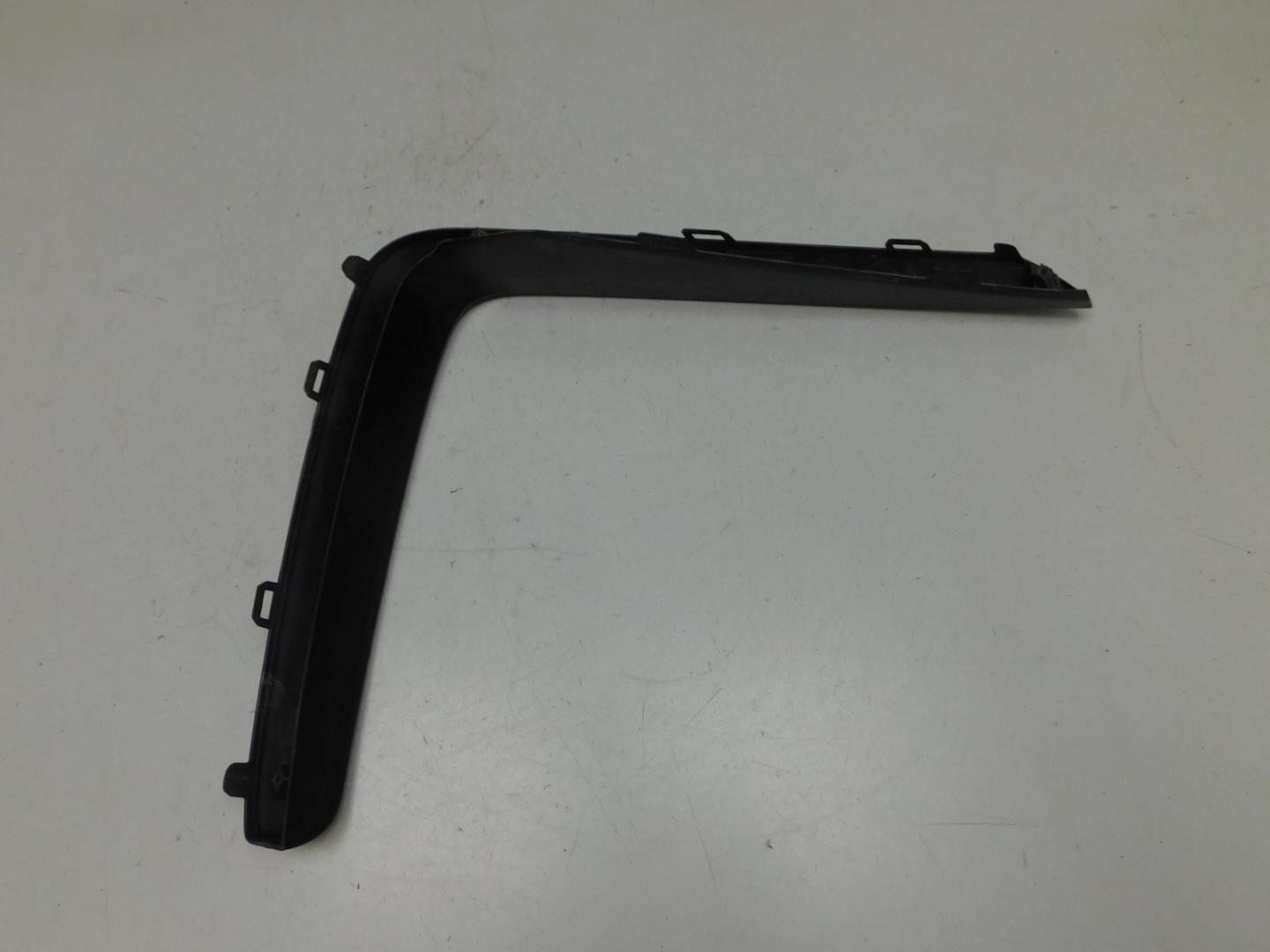 Накладка переднего бампера