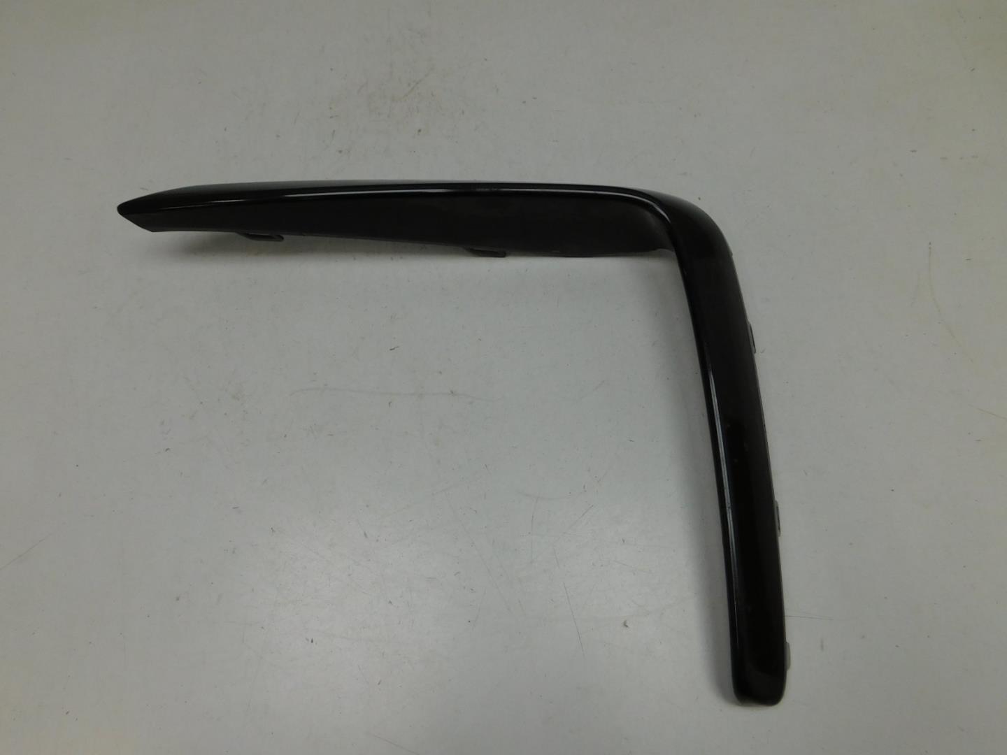 Накладка переднего бампера