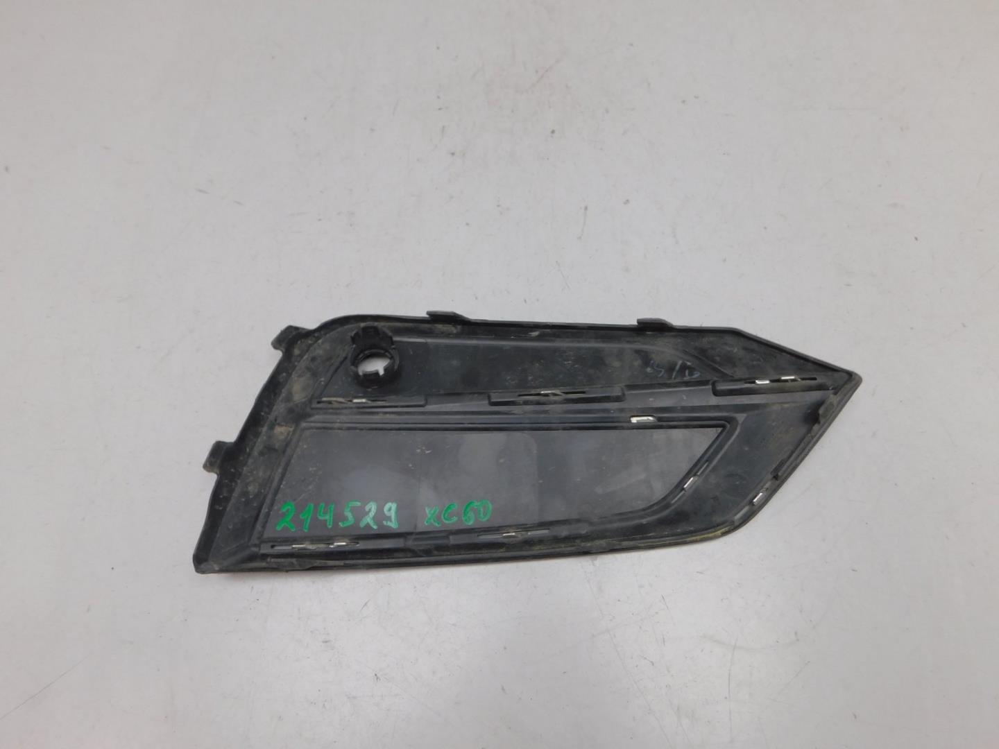 Решетка в бампер левая