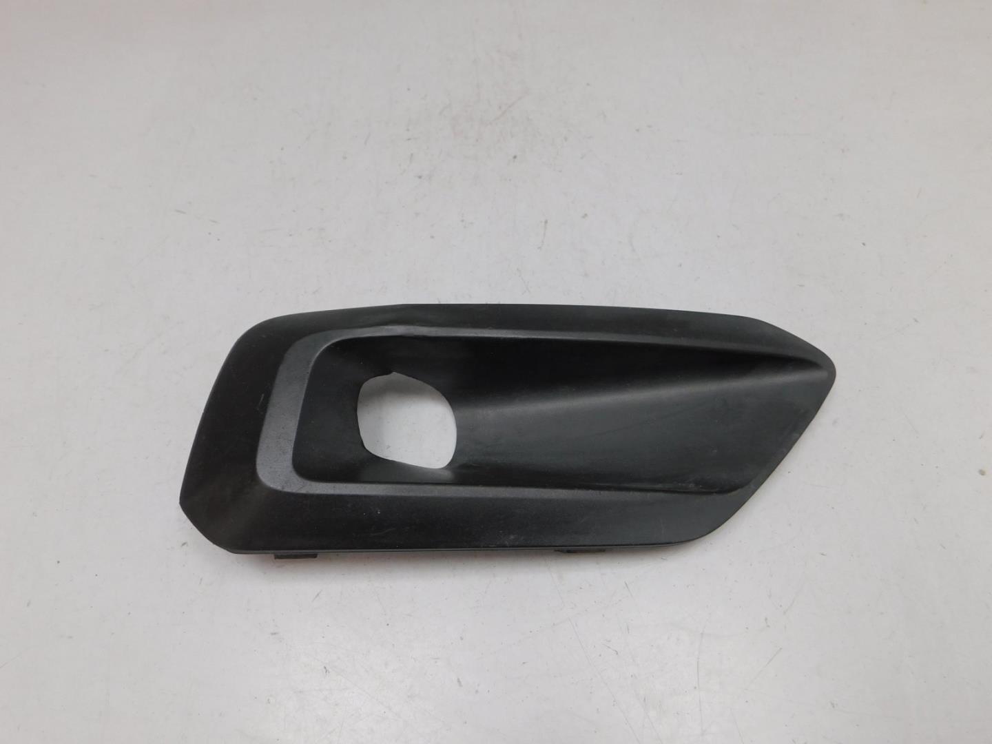 Решетка в бампер правая