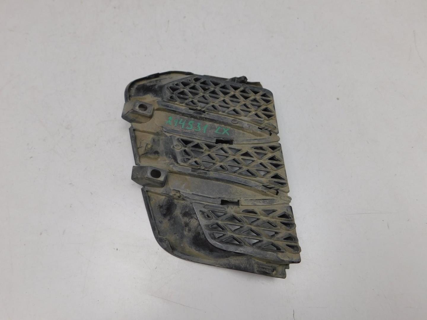 Решетка в бампер правая