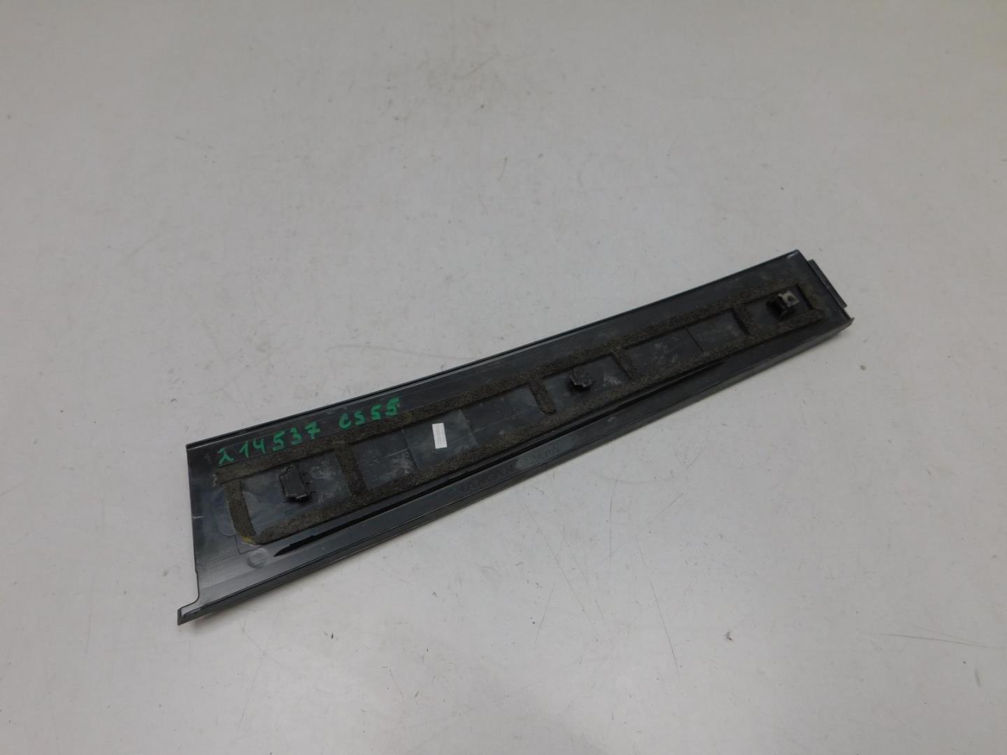 Накладка двери задней левой