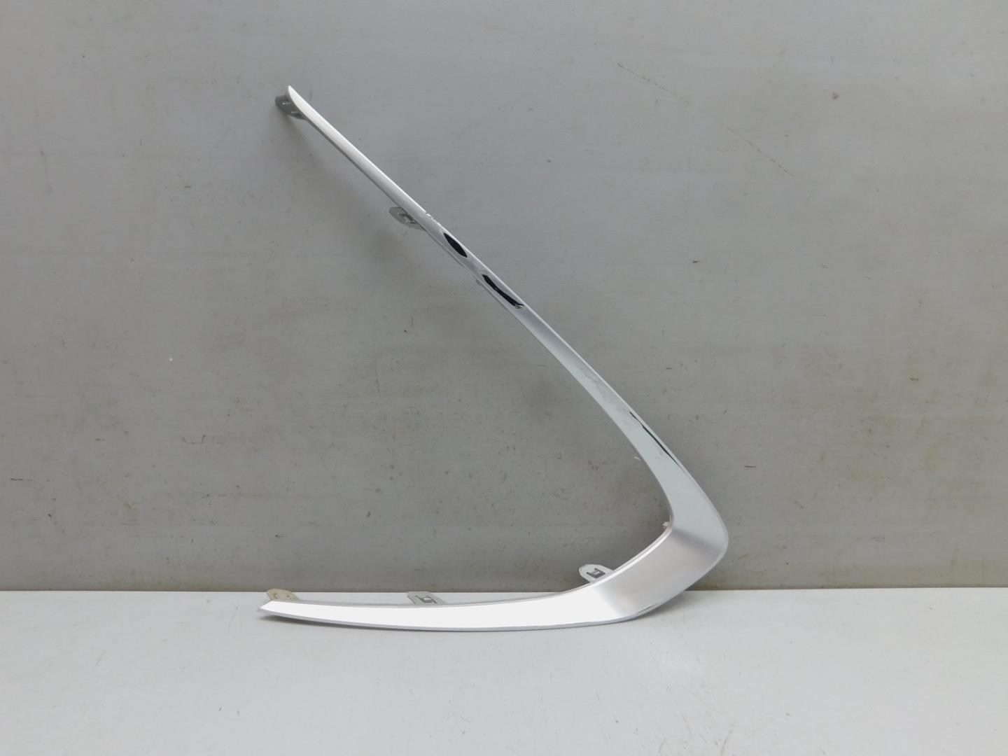 Накладка переднего бампера