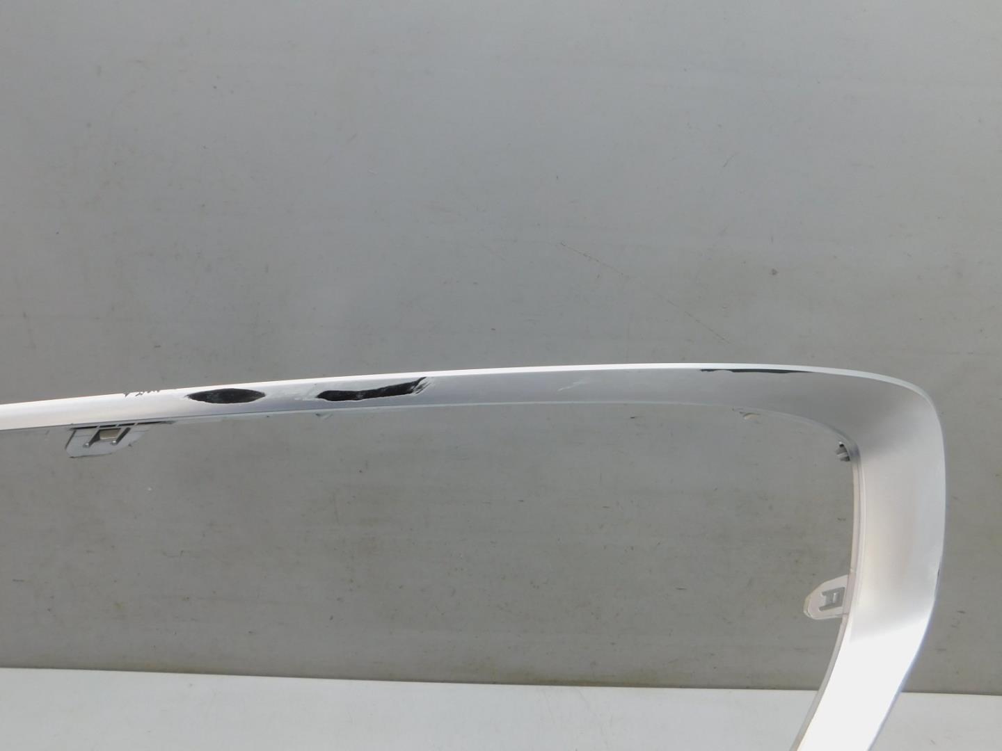 Накладка переднего бампера