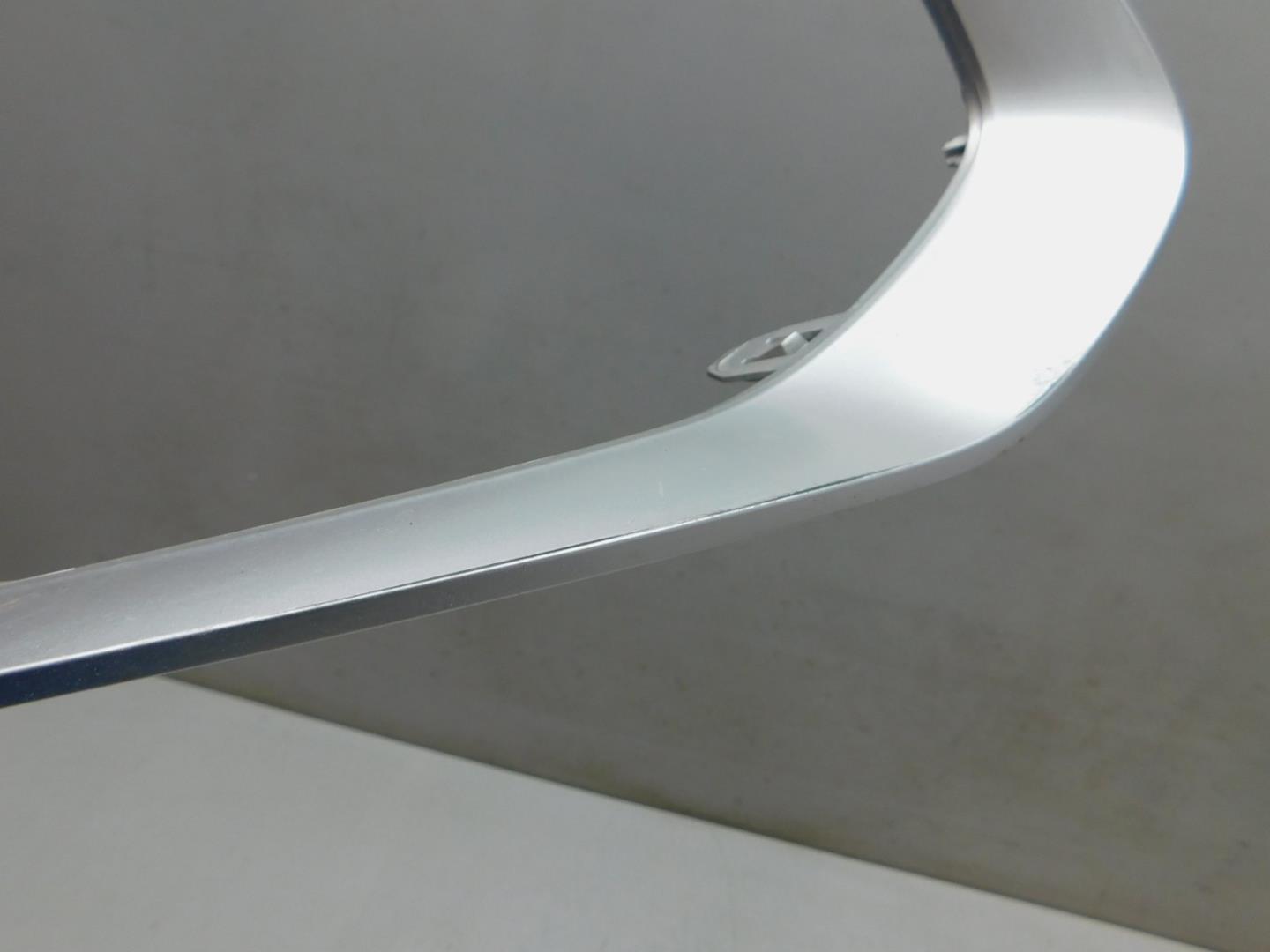 Накладка переднего бампера