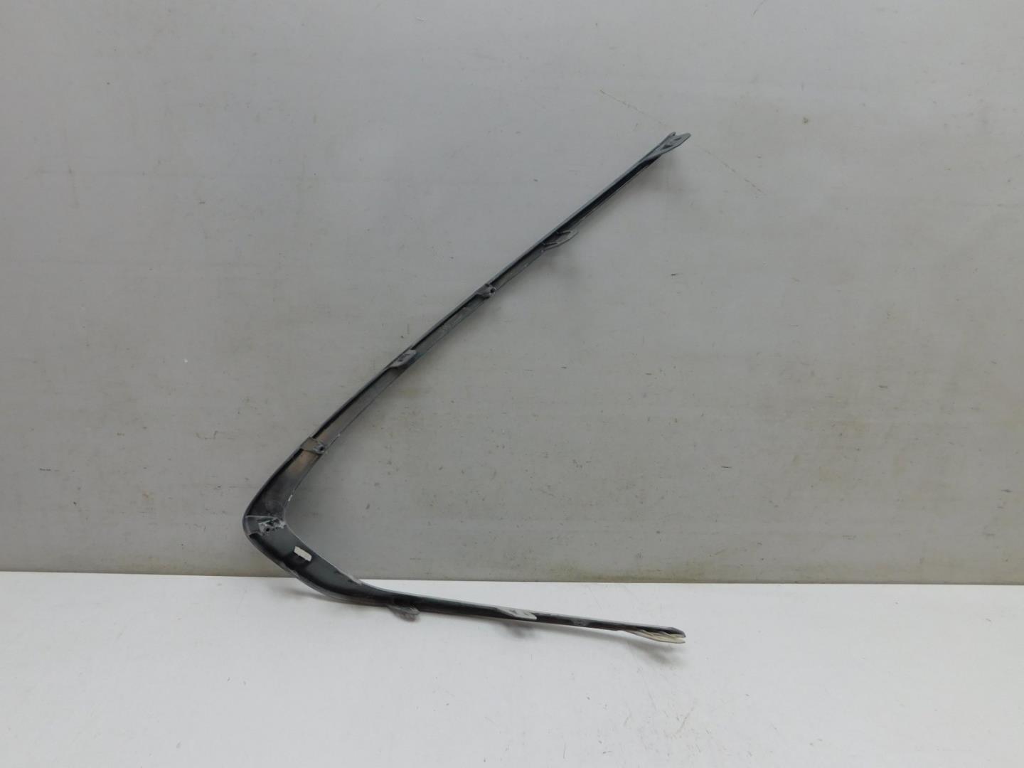 Накладка переднего бампера