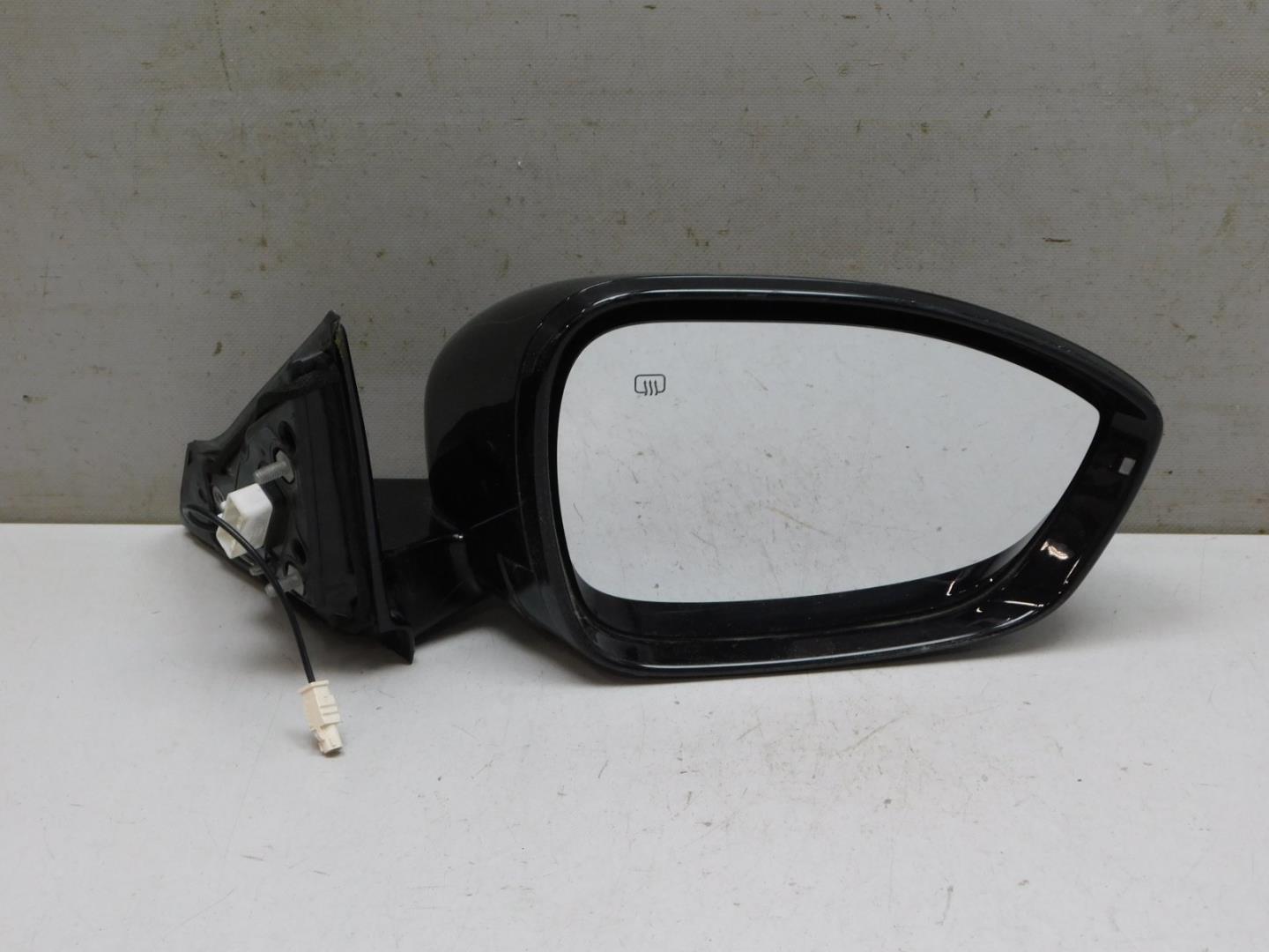 Зеркало правое электрическое