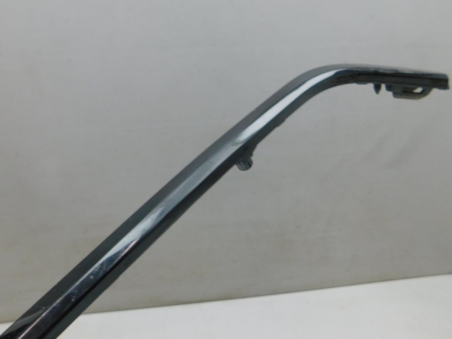 Молдинг заднего бампера