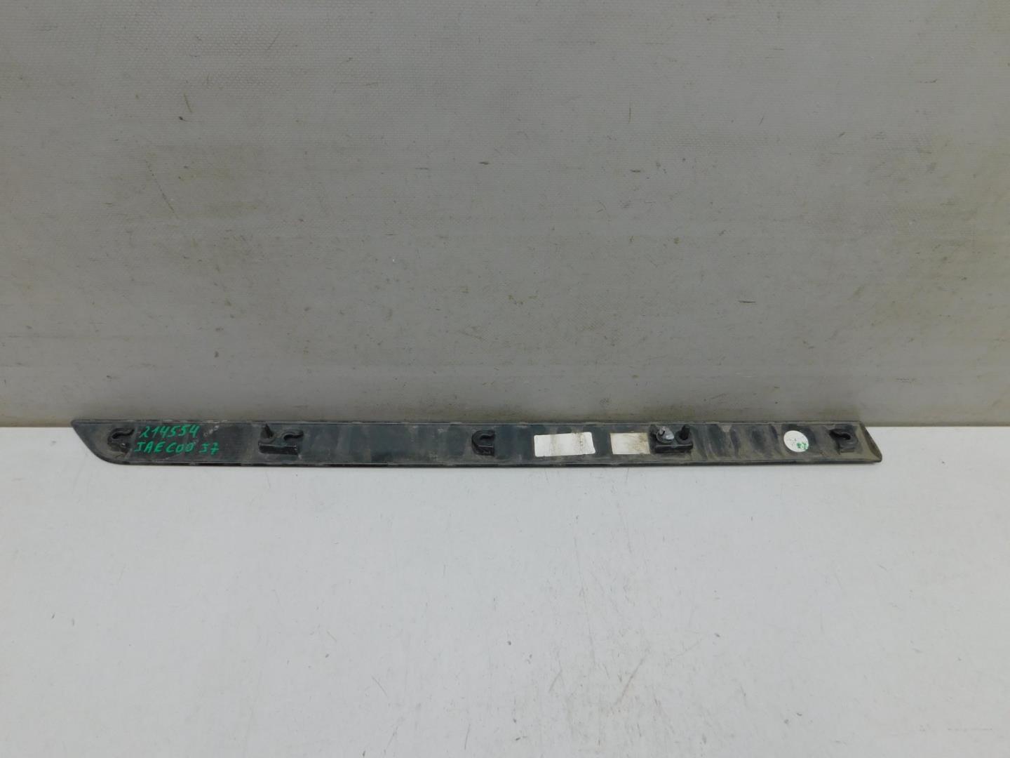 Накладка двери задней левой