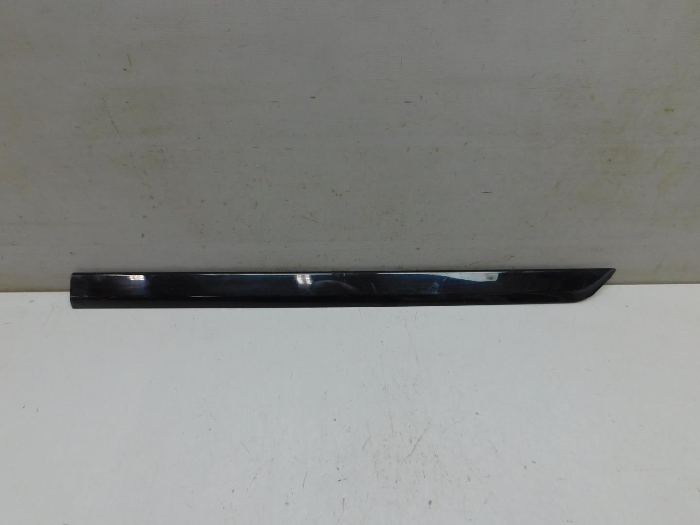 Накладка двери задней левой