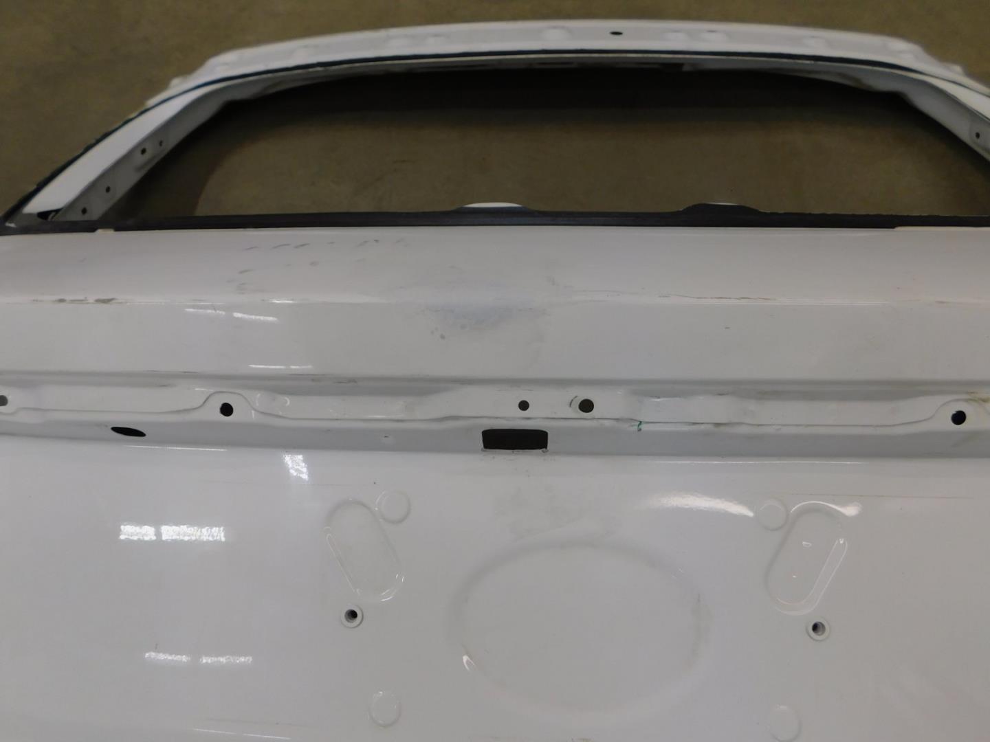 Дверь багажника