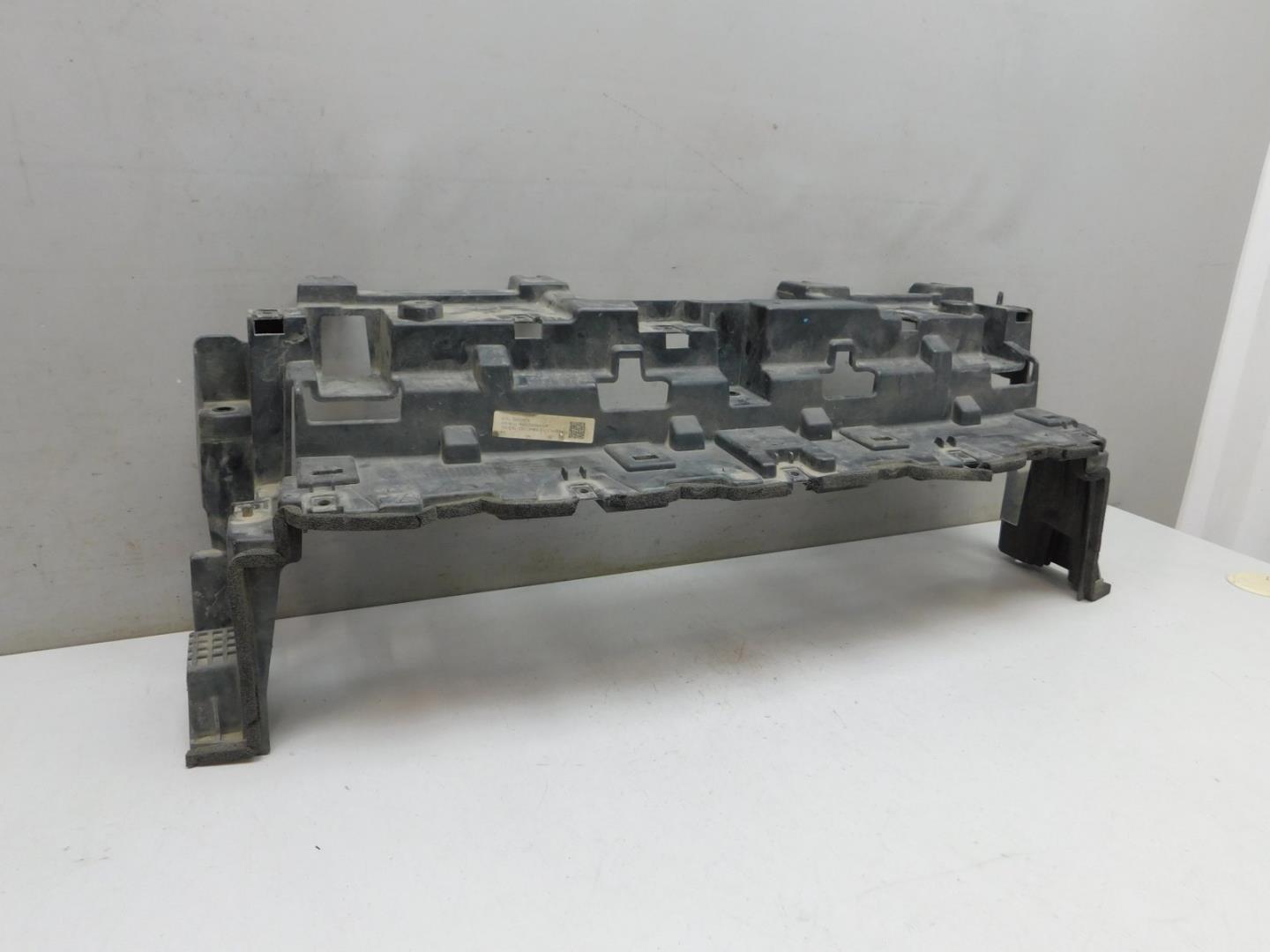 Кронштейн переднего бампера