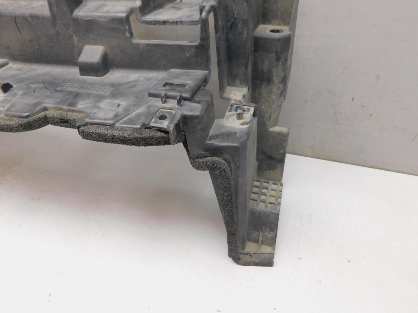 Кронштейн переднего бампера