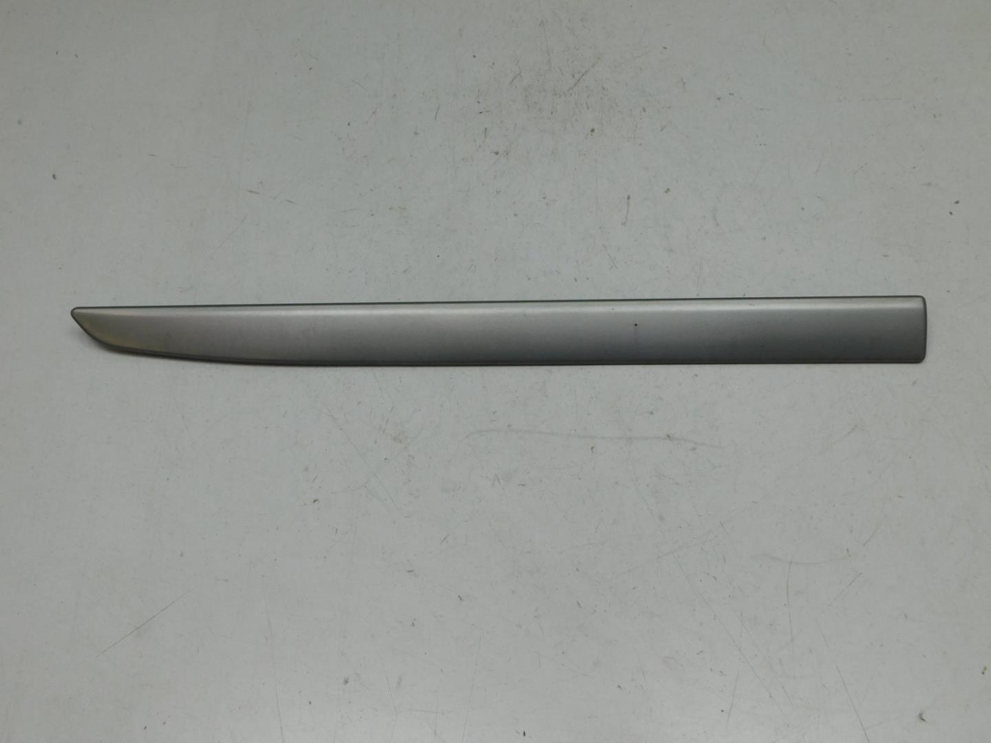 Молдинг задней правой двери