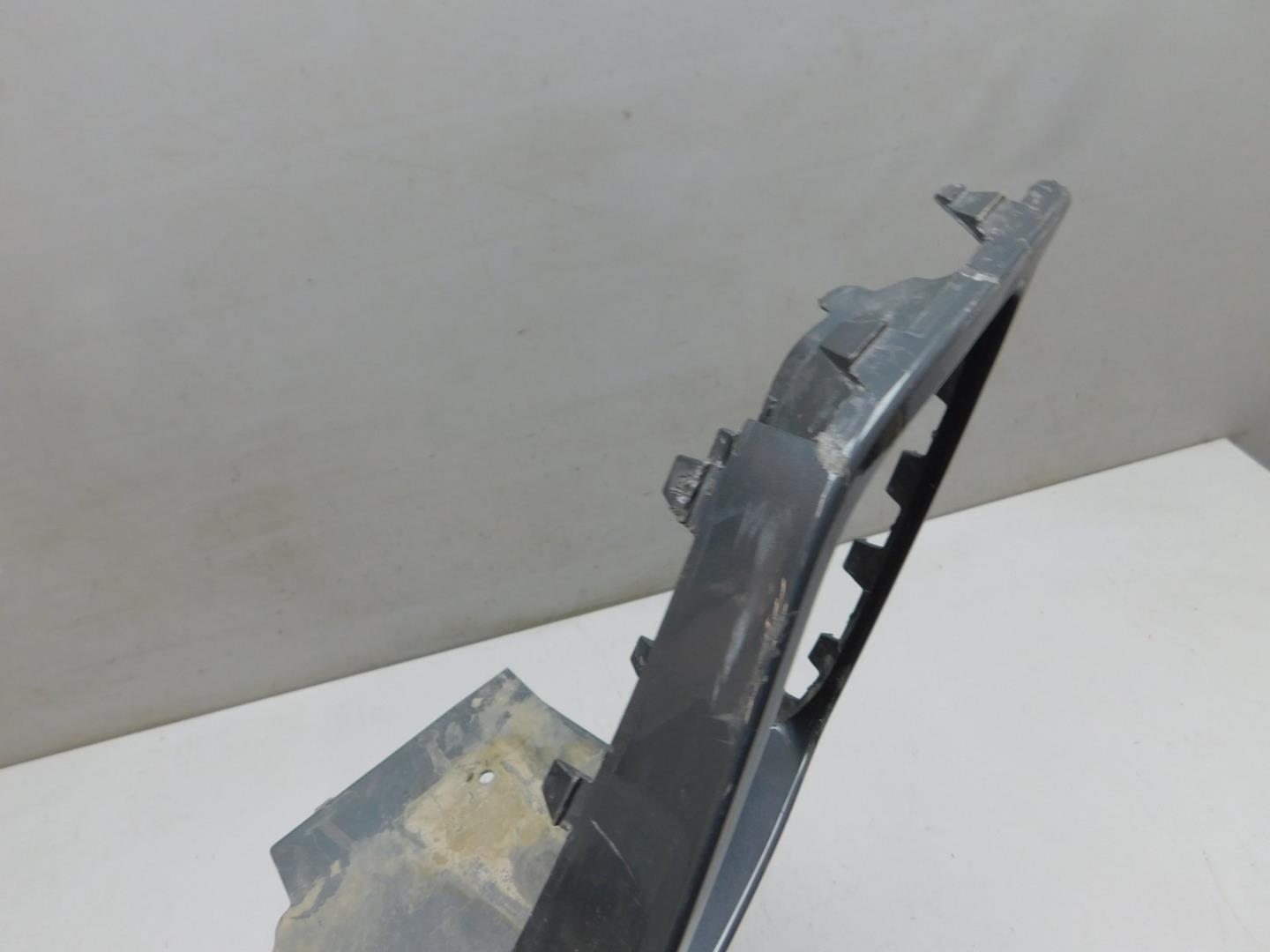 Накладка переднего бампера