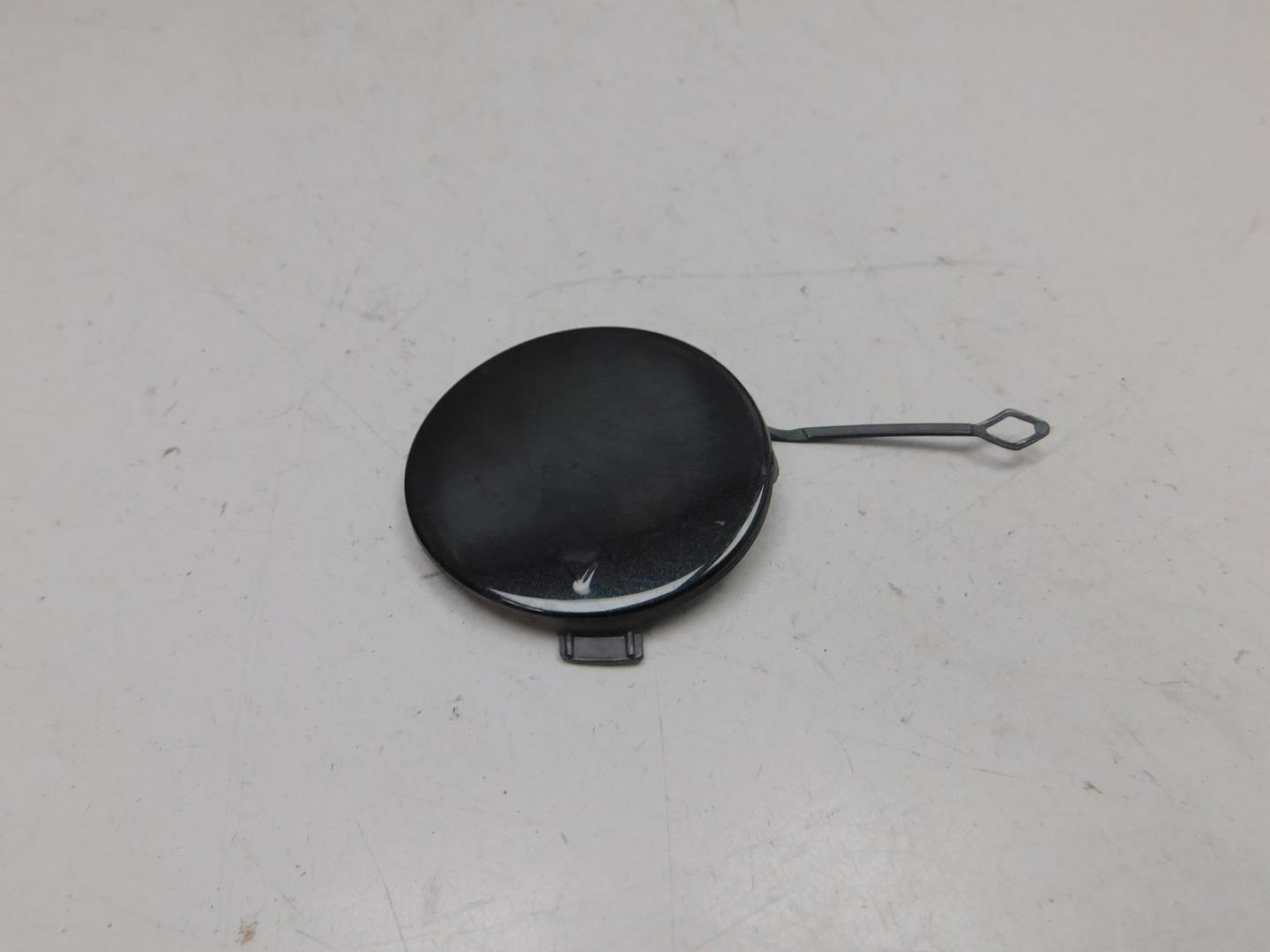 Заглушка буксировочного крюка