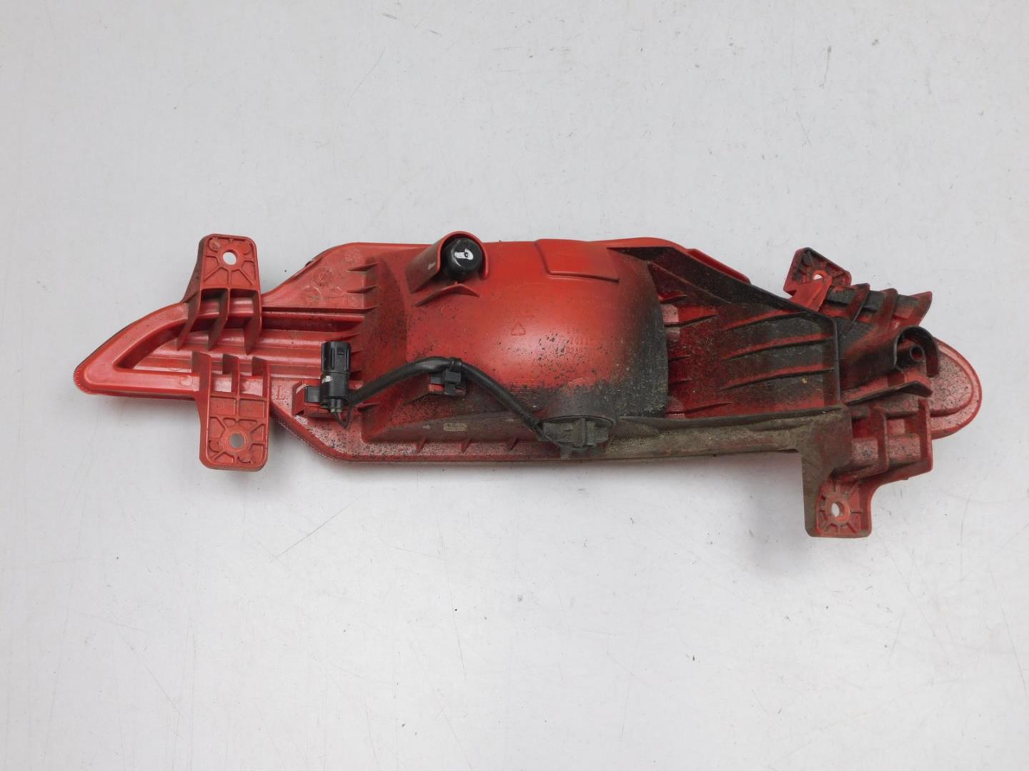 Фонарь задний в бампер левый