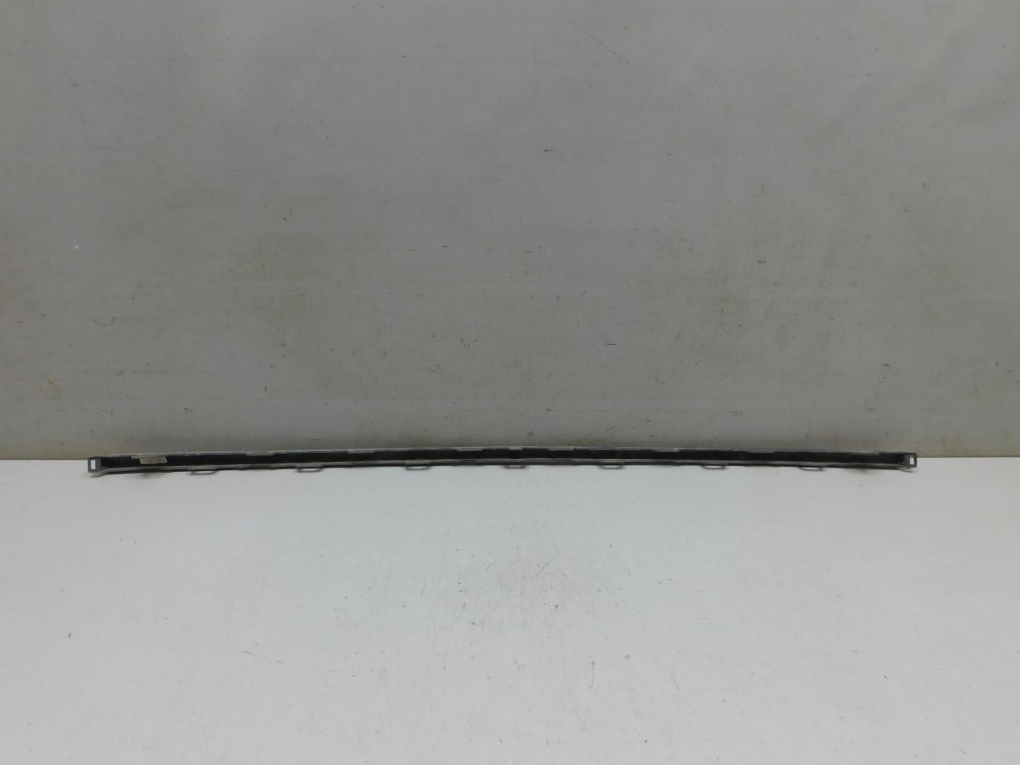 Молдинг заднего бампера