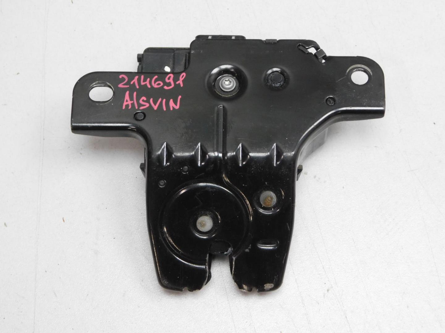 Замок багажника