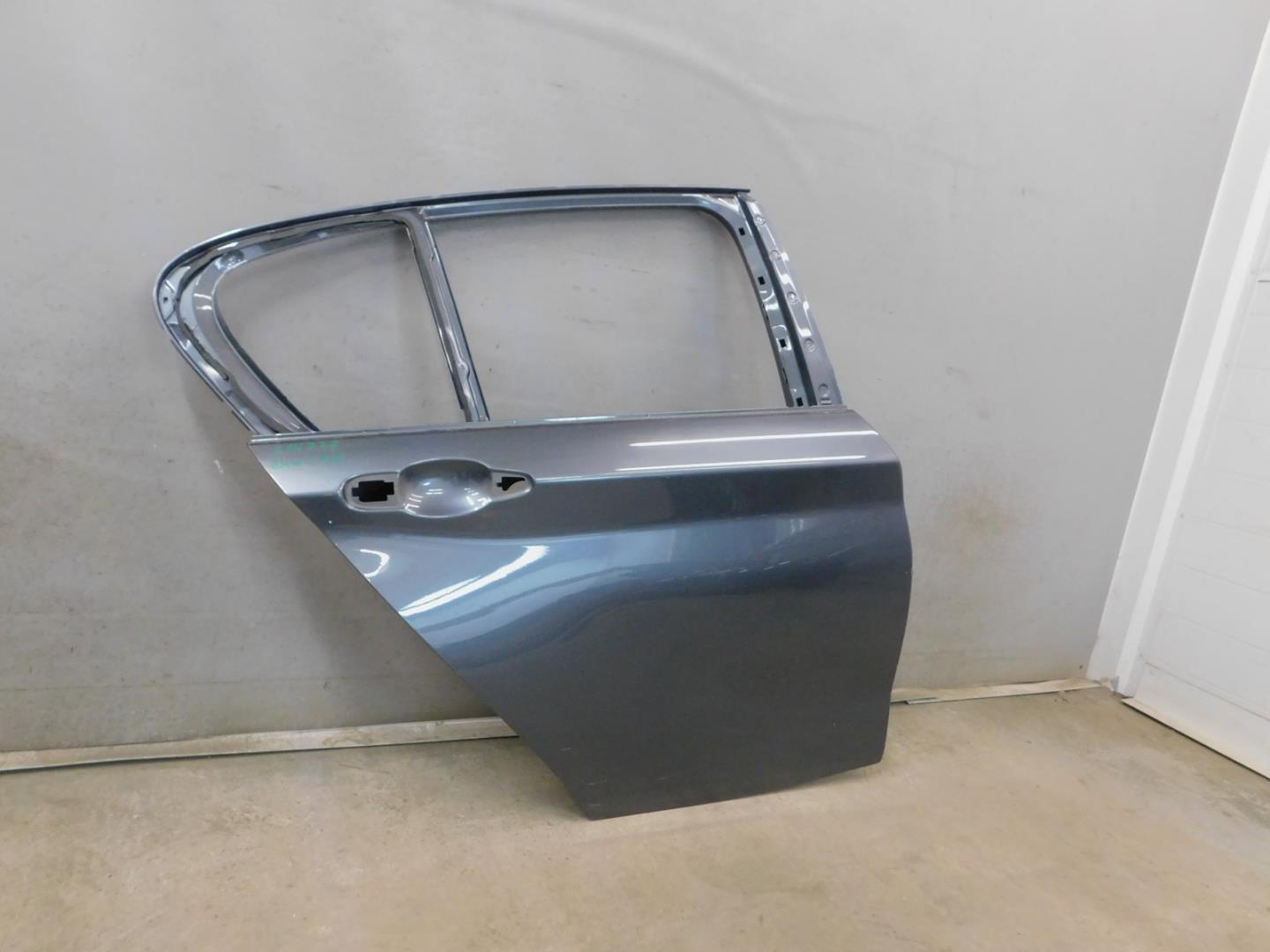 Дверь задняя правая
