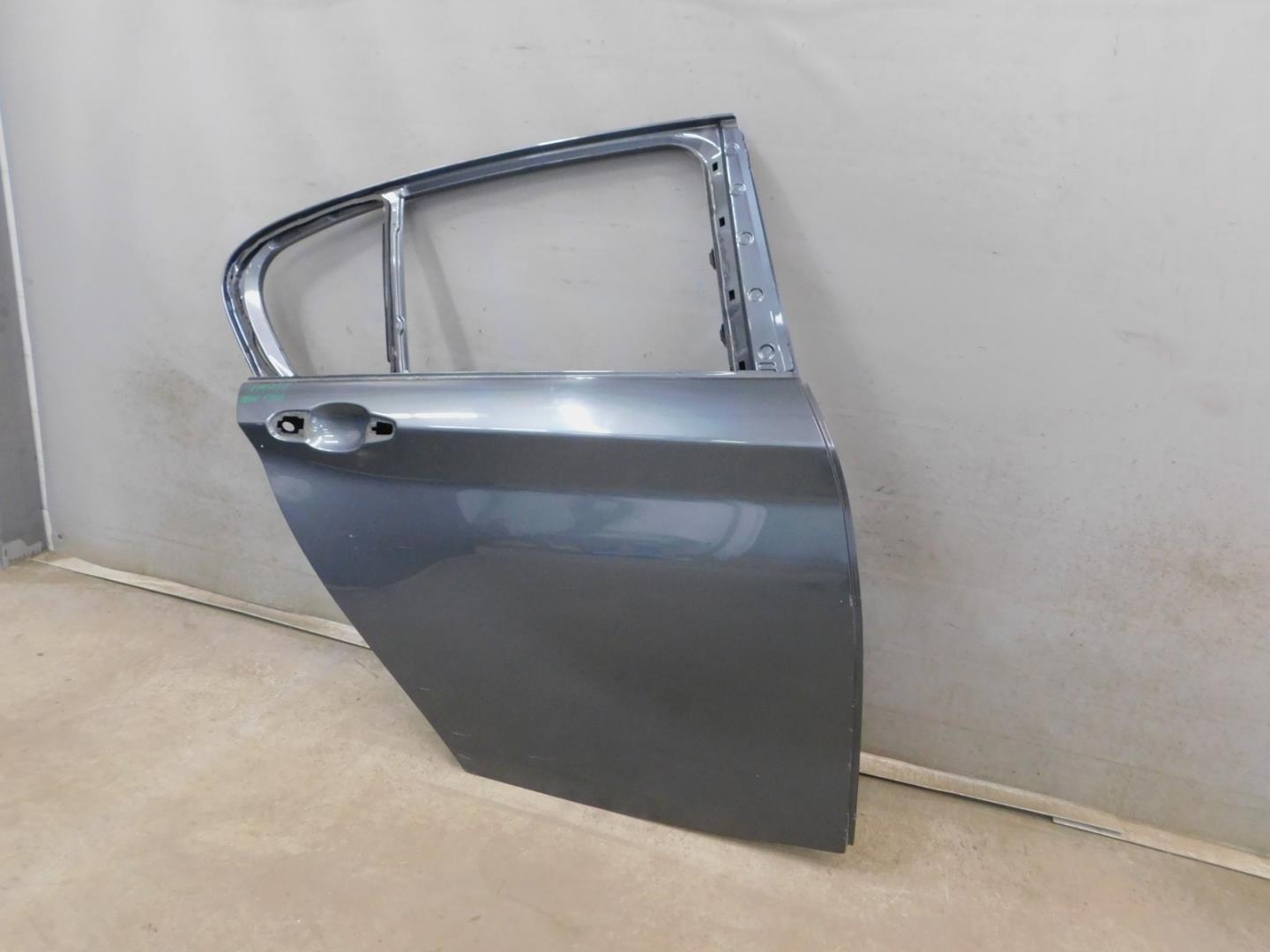Дверь задняя правая