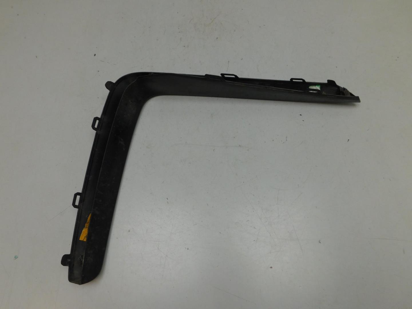 Накладка переднего бампера