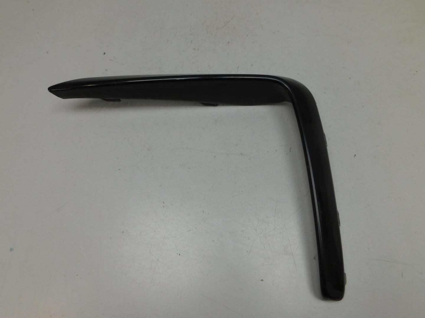 Накладка переднего бампера