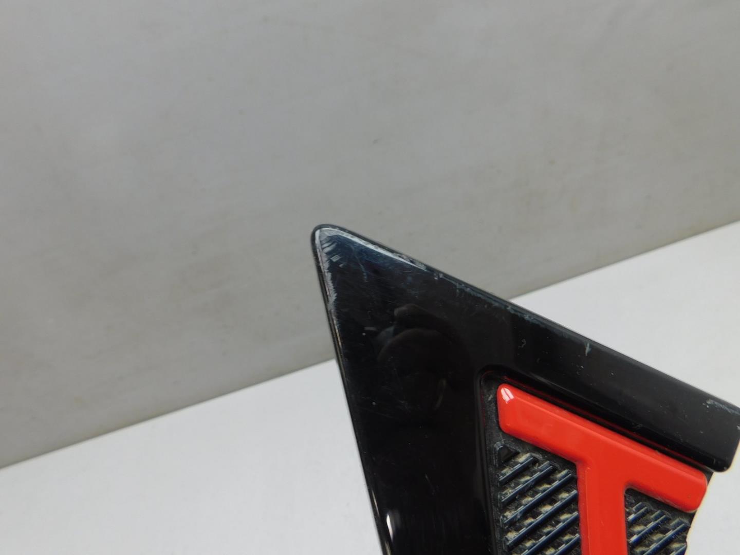 Накладка переднего крыла левого