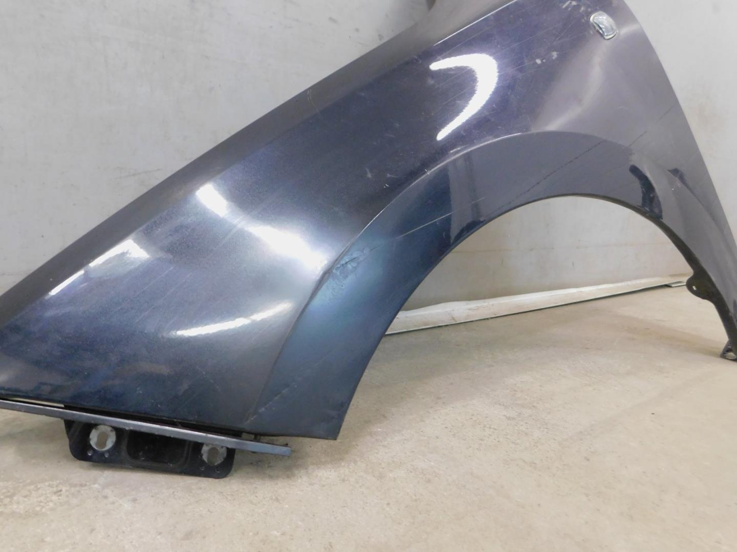 Крыло переднее левое