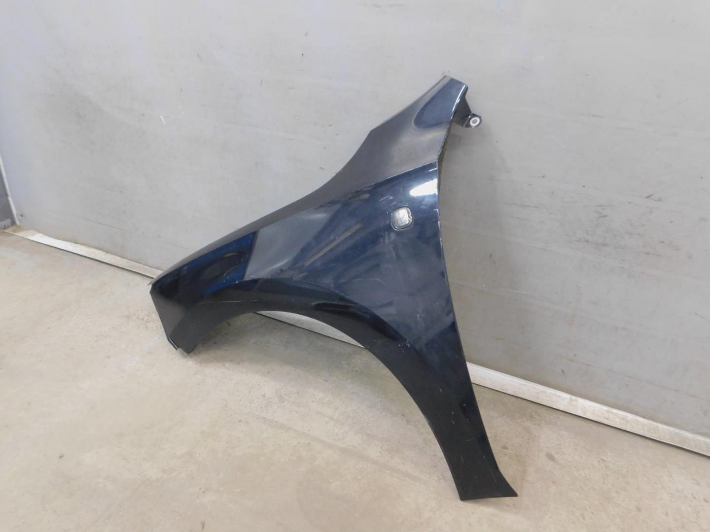 Крыло переднее левое