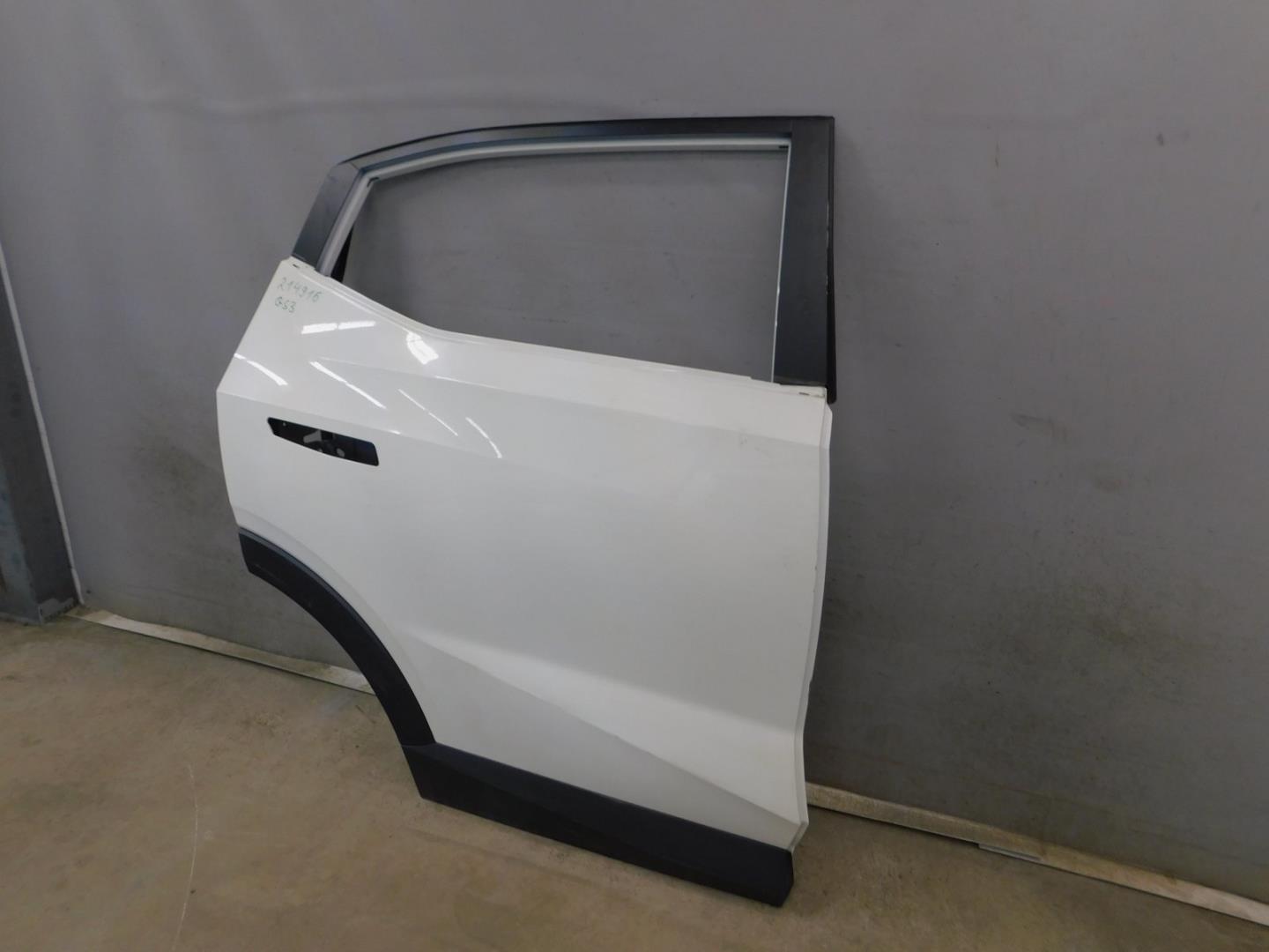 Дверь задняя правая