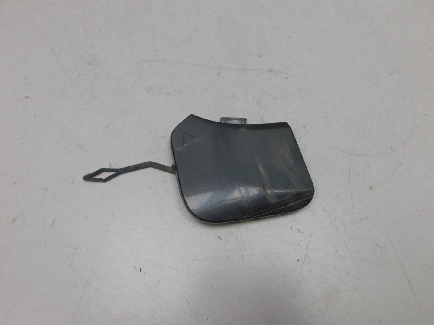 Заглушка буксировочного крюка