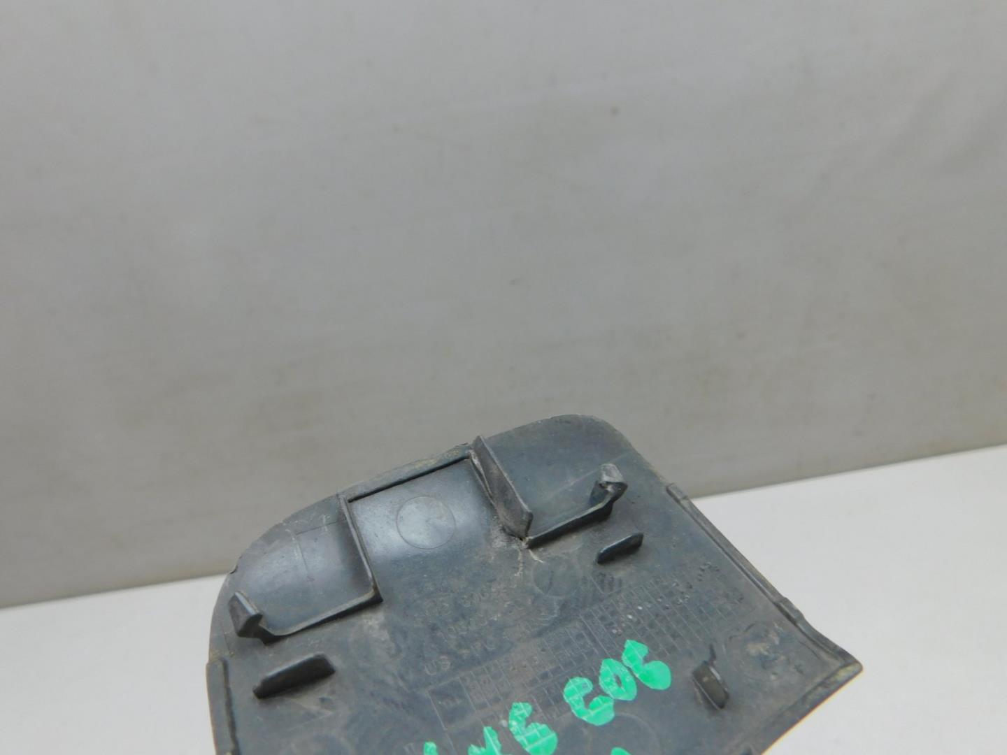 Заглушка буксировочного крюка