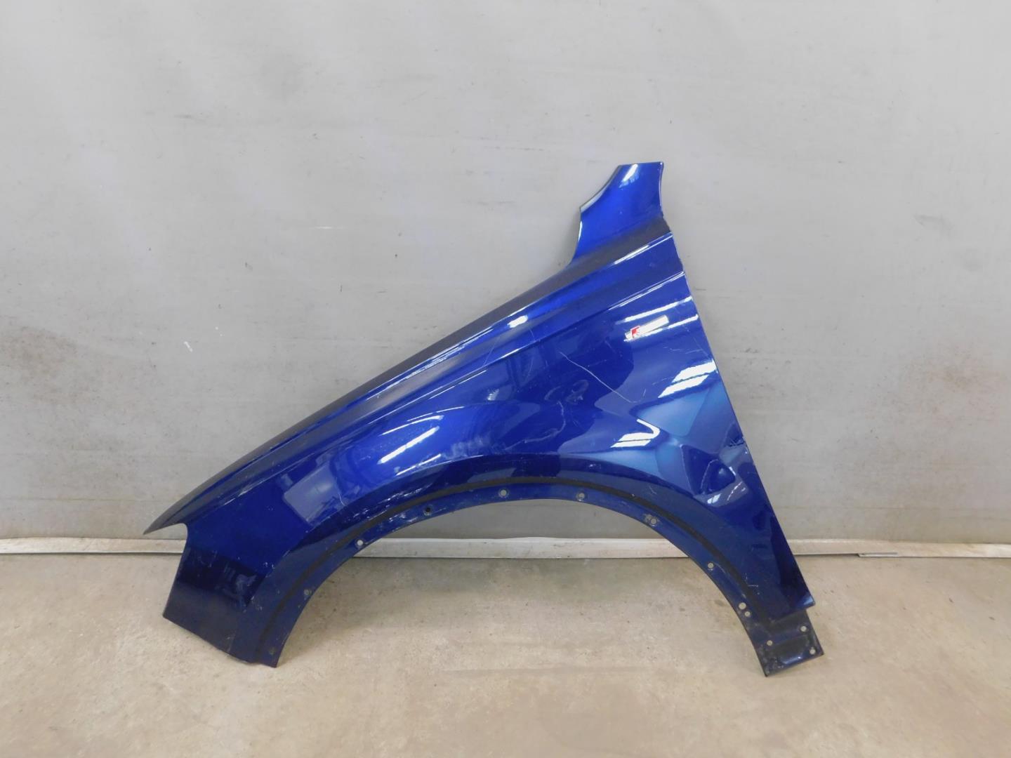 Крыло переднее левое