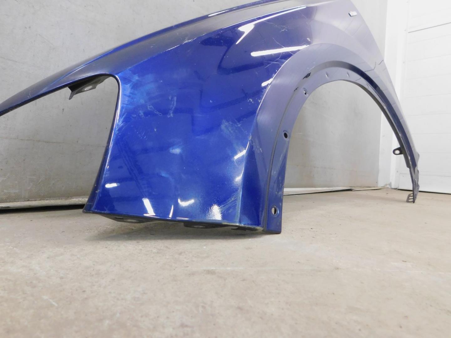 Крыло переднее левое