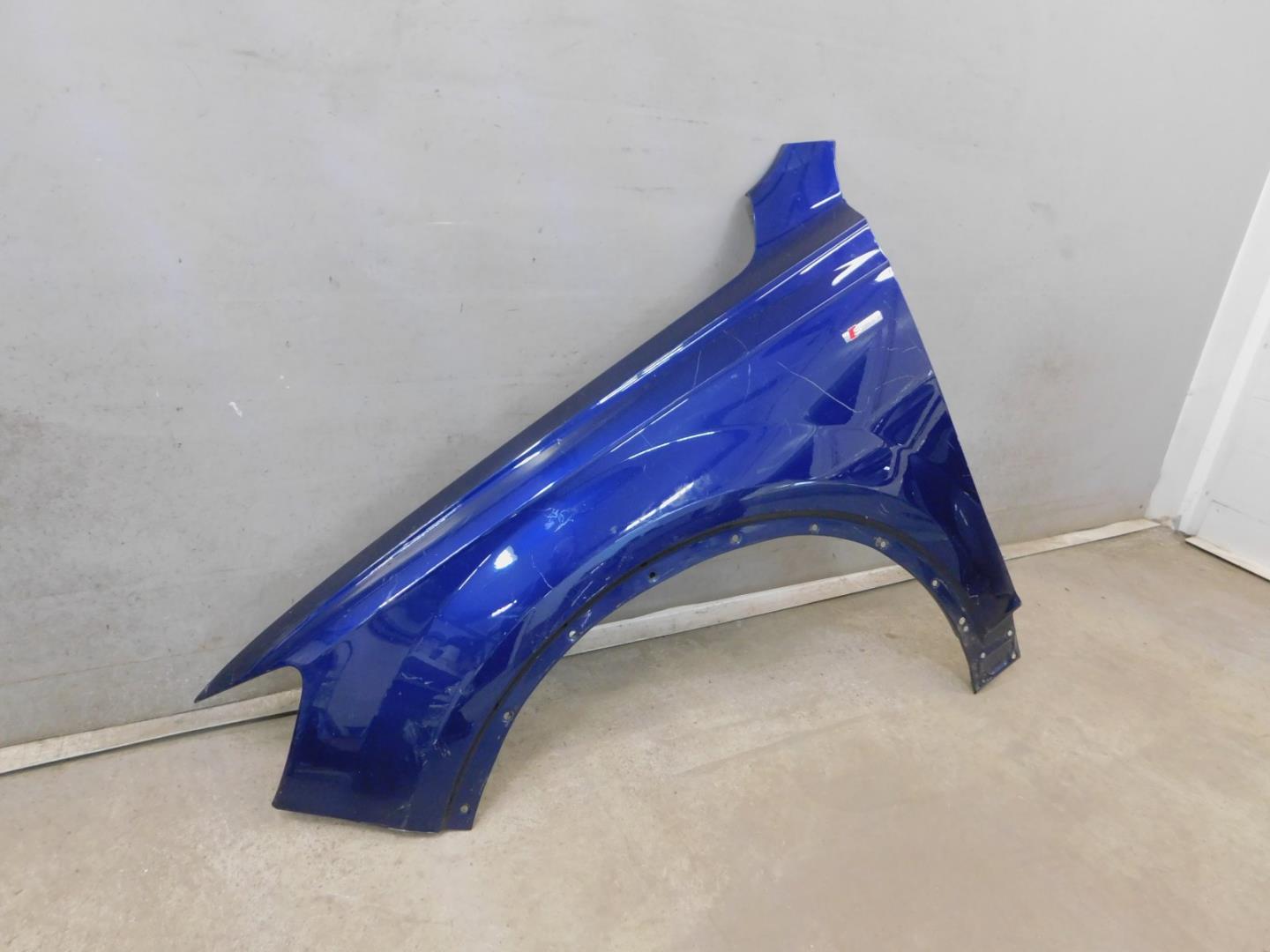 Крыло переднее левое