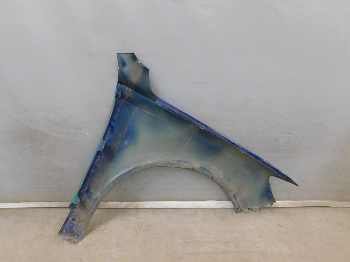 Крыло переднее левое