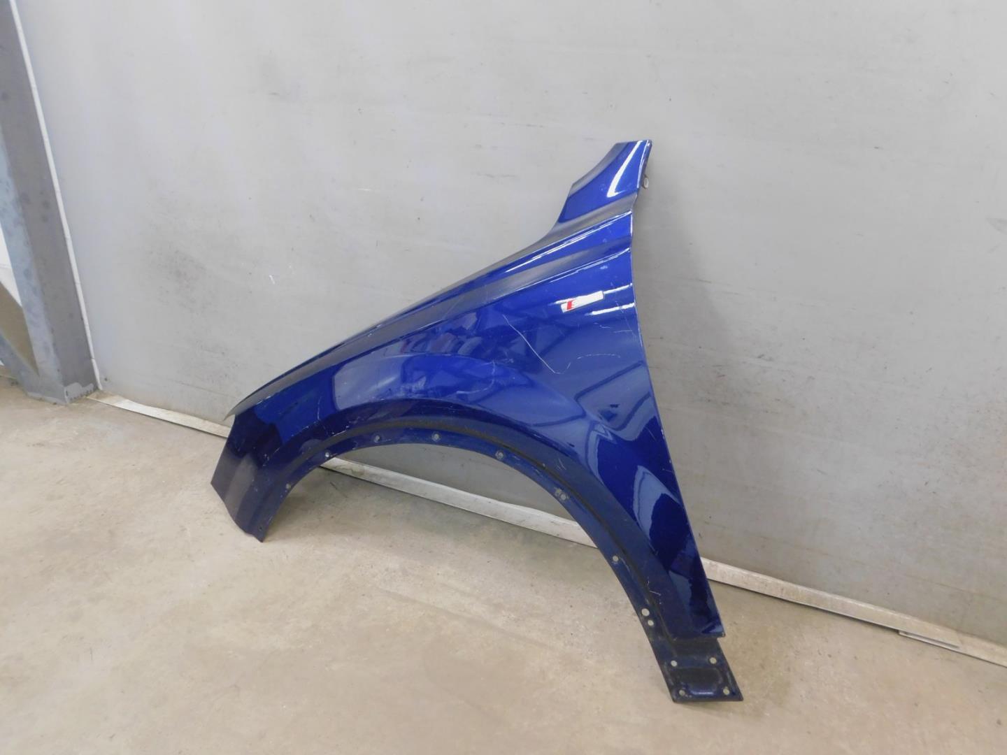 Крыло переднее левое